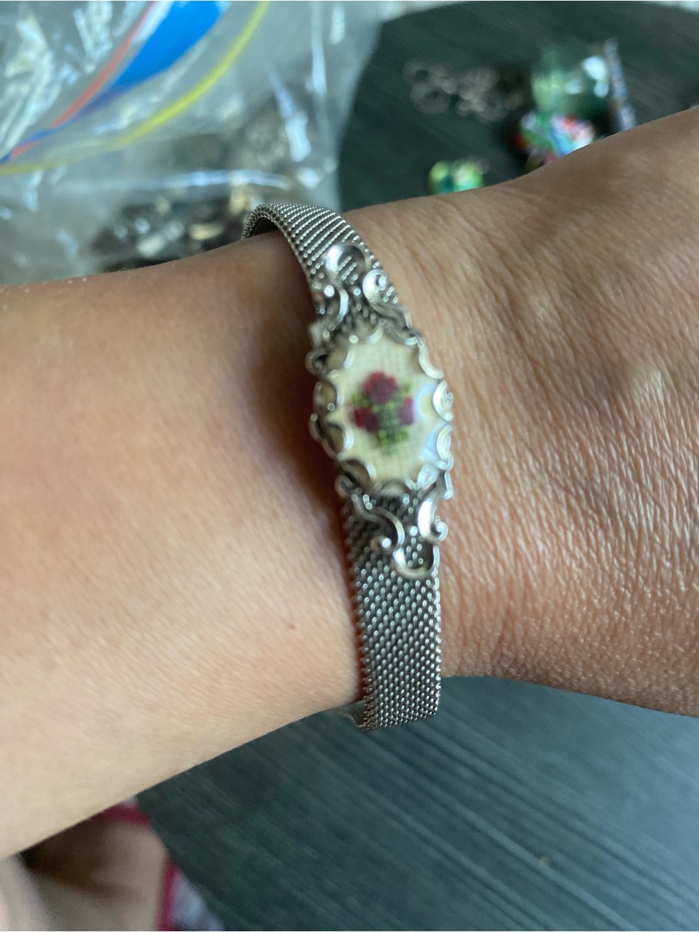 Vintage Silver tone Floral Mesh Bracelet - Pink Flower